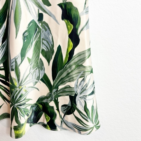 VICTORIA'S SECRET LEAF PRINT LACE WOMEN LINGERIE SIZE LARGE NEW WITHOUT TAGS - Picture 3 of 6